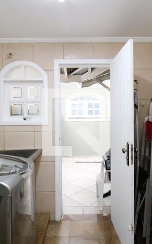 Casa à venda com 500m², 4 quartos e 6 vagasÁrea de Serviço 1