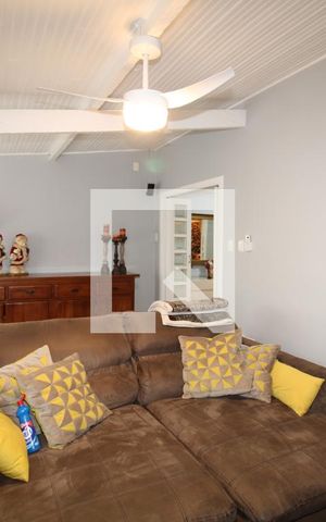 Casa à venda com 500m², 4 quartos e 6 vagasSala de TV