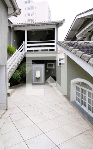 Casa à venda com 500m², 4 quartos e 6 vagasQuintal