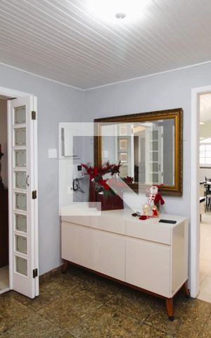 Casa à venda com 500m², 4 quartos e 6 vagasHall Sala