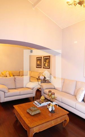 Casa à venda com 500m², 4 quartos e 6 vagasSala