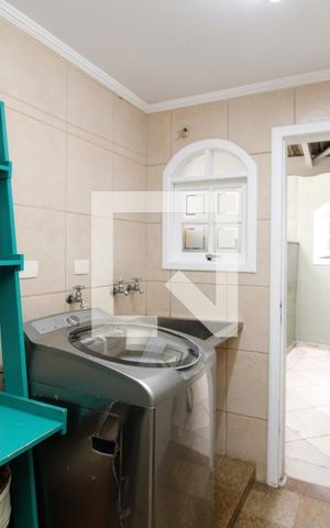 Casa à venda com 500m², 4 quartos e 6 vagasÁrea de Serviço 1