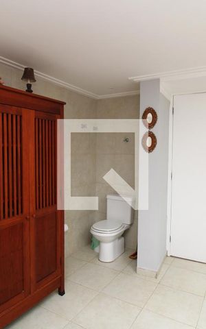 Casa à venda com 500m², 4 quartos e 6 vagasBanheiro da Suíte 2