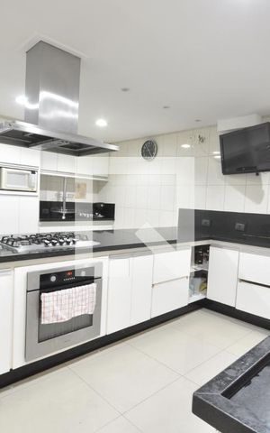 Casa à venda com 312m², 3 quartos e 2 vagasCozinha