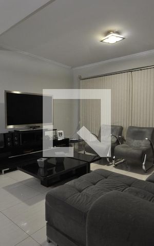 Casa à venda com 312m², 3 quartos e 2 vagasSala
