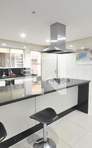 Casa à venda com 312m², 3 quartos e 2 vagasCozinha