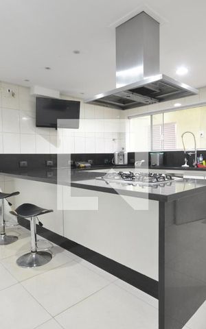 Casa à venda com 312m², 3 quartos e 2 vagasCozinha