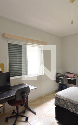 Casa à venda com 312m², 3 quartos e 2 vagasQuarto 3