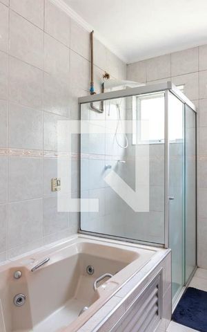 Casa para alugar com 192m², 3 quartos e 1 vaga Casa para alugar com 192m², 3 quartos e 1 vagaBanheiro 1