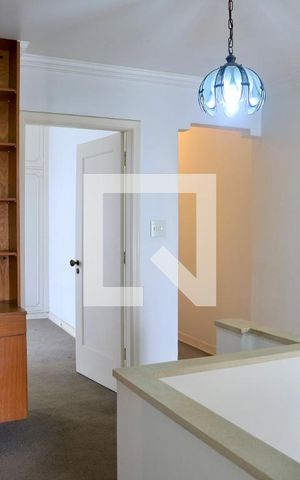 Casa à venda com 320m², 3 quartos e 4 vagas Casa à venda com 320m², 3 quartos e 4 vagasHall
