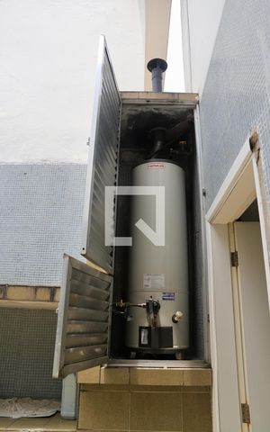 Casa à venda com 320m², 3 quartos e 4 vagas Casa à venda com 320m², 3 quartos e 4 vagasAquecedor