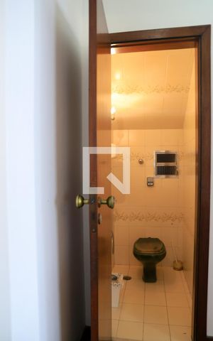 Casa à venda com 320m², 3 quartos e 4 vagas Casa à venda com 320m², 3 quartos e 4 vagasLavabo