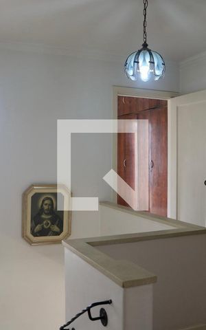 Casa à venda com 320m², 3 quartos e 4 vagas Casa à venda com 320m², 3 quartos e 4 vagasHall