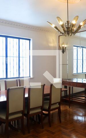 Casa à venda com 320m², 3 quartos e 4 vagas Casa à venda com 320m², 3 quartos e 4 vagasSala