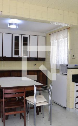 Casa à venda com 320m², 3 quartos e 4 vagas Casa à venda com 320m², 3 quartos e 4 vagasCozinha