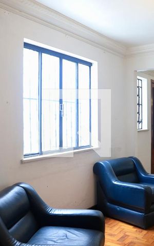 Casa à venda com 320m², 3 quartos e 4 vagas Casa à venda com 320m², 3 quartos e 4 vagasSala