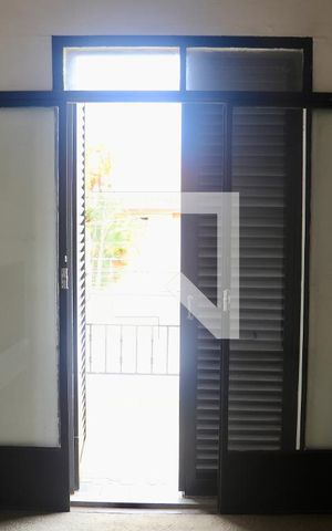 Casa à venda com 320m², 3 quartos e 4 vagas Casa à venda com 320m², 3 quartos e 4 vagasQuarto 2