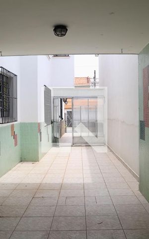 Casa à venda com 320m², 3 quartos e 4 vagas Casa à venda com 320m², 3 quartos e 4 vagasÁrea externa