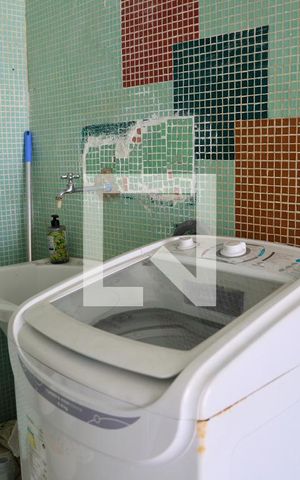Casa à venda com 320m², 3 quartos e 4 vagas Casa à venda com 320m², 3 quartos e 4 vagasÁrea de Serviço