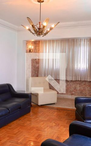 Casa à venda com 320m², 3 quartos e 4 vagas Casa à venda com 320m², 3 quartos e 4 vagasSala