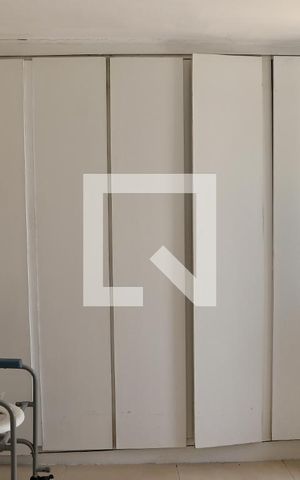 Casa à venda com 320m², 3 quartos e 4 vagas Casa à venda com 320m², 3 quartos e 4 vagasBanheiro externo