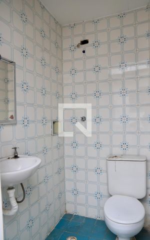 Casa à venda com 320m², 3 quartos e 4 vagas Casa à venda com 320m², 3 quartos e 4 vagasBanheiro de serviço