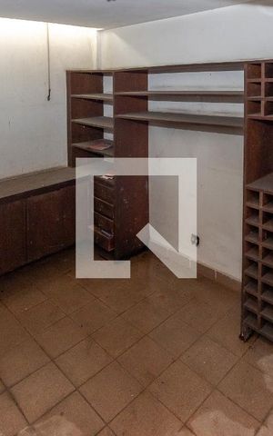 Casa para alugar com 400m², 3 quartos e 5 vagas Casa para alugar com 400m², 3 quartos e 5 vagasAdega