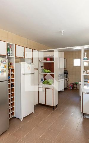 Casa para alugar com 400m², 3 quartos e 5 vagas Casa para alugar com 400m², 3 quartos e 5 vagasCozinha