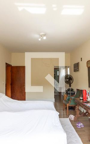 Casa para alugar com 400m², 3 quartos e 5 vagas Casa para alugar com 400m², 3 quartos e 5 vagasSuíte