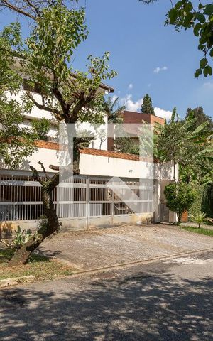 Casa para alugar com 400m², 3 quartos e 5 vagas Casa para alugar com 400m², 3 quartos e 5 vagasFachada