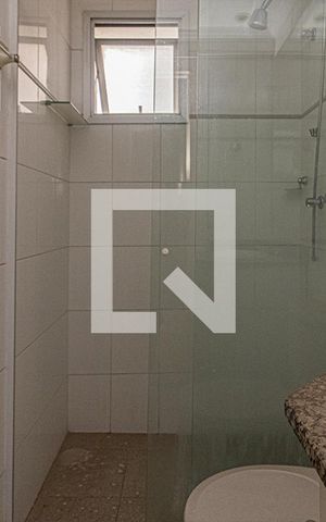 Apartamento para alugar com 63m², 3 quartos e 2 vagas Apartamento para alugar com 63m², 3 quartos e 2 vagasBanheiro da Suíte 1