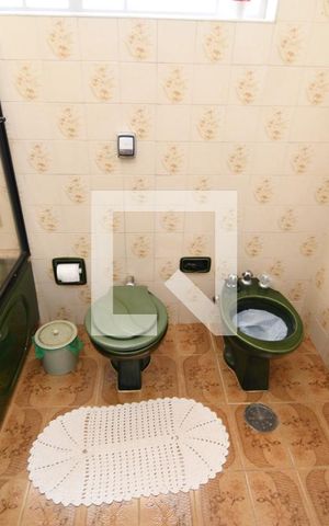 Casa à venda com 300m², 4 quartos e 3 vagasBanheiro 1