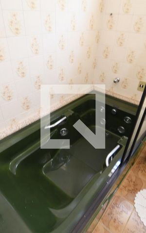Casa à venda com 300m², 4 quartos e 3 vagasBanheiro 1