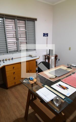 Casa à venda com 300m², 4 quartos e 3 vagasQuarto 2
