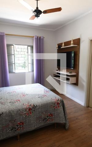 Casa à venda com 300m², 4 quartos e 3 vagasQuarto 4 - Suíte