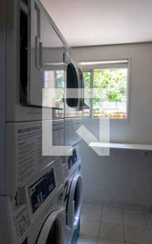 Apartamento à venda com 132m², 3 quartos e 2 vagas Apartamento à venda com 132m², 3 quartos e 2 vagasLavanderia