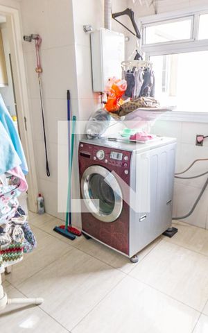 Apartamento à venda com 110m², 3 quartos e 3 vagas Apartamento à venda com 110m², 3 quartos e 3 vagasÁrea de Serviço