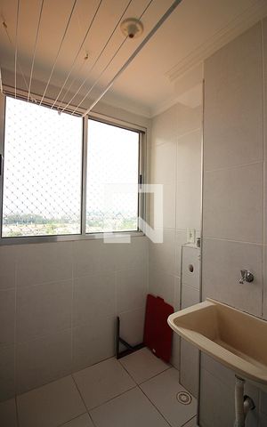 Apartamento à venda com 72m², 2 quartos e 1 vagaÁrea de Serviço