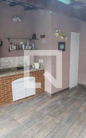 Casa à venda com 238m², 4 quartos e 3 vagas Casa à venda com 238m², 4 quartos e 3 vagasChurrasqueira