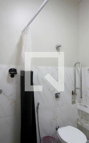 Casa à venda com 250m², 7 quartos e 3 vagasBanheiro 1
