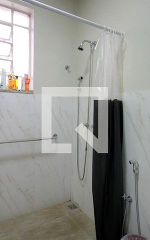 Casa à venda com 250m², 7 quartos e 3 vagasBanheiro 1