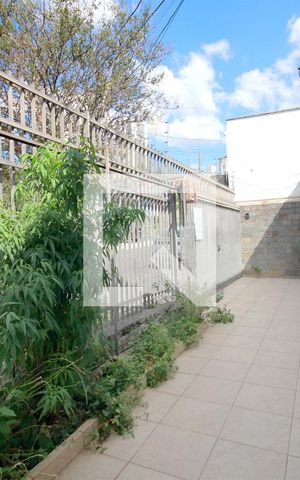 Casa à venda com 250m², 7 quartos e 3 vagasVaranda frontal