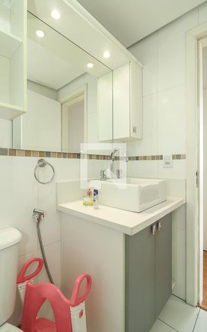 Apartamento para alugar com 100m², 3 quartos e 2 vagas Apartamento para alugar com 100m², 3 quartos e 2 vagasBanheiro