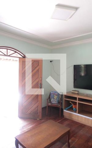 Casa à venda com 358m², 6 quartos e 2 vagasSala