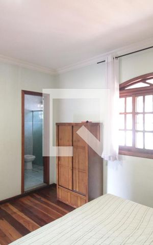 Casa à venda com 358m², 6 quartos e 2 vagasSuite