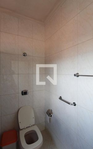 Casa à venda com 358m², 6 quartos e 2 vagasBanheiro Social