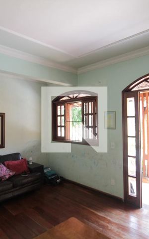 Casa à venda com 358m², 6 quartos e 2 vagasSala