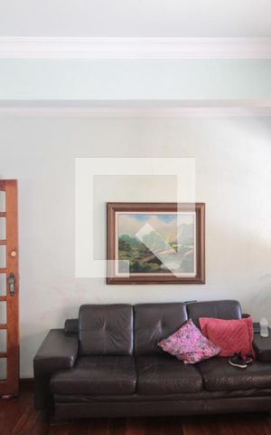 Casa à venda com 358m², 6 quartos e 2 vagasSala