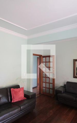Casa à venda com 358m², 6 quartos e 2 vagasSala
