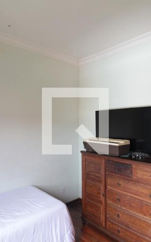 Casa à venda com 358m², 6 quartos e 2 vagasQuarto 1